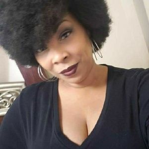 Meet your Posher, Dania